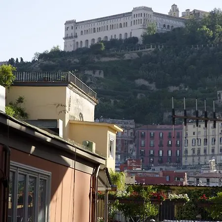 Con Vista Naples